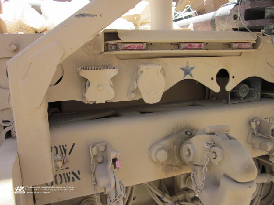 Детали экстерьера Oshkosh M-ATV 2009 года  (фото 438 из 676)